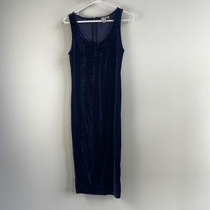 Forever 21 plum velvet dress great for dinner date zipper in the back